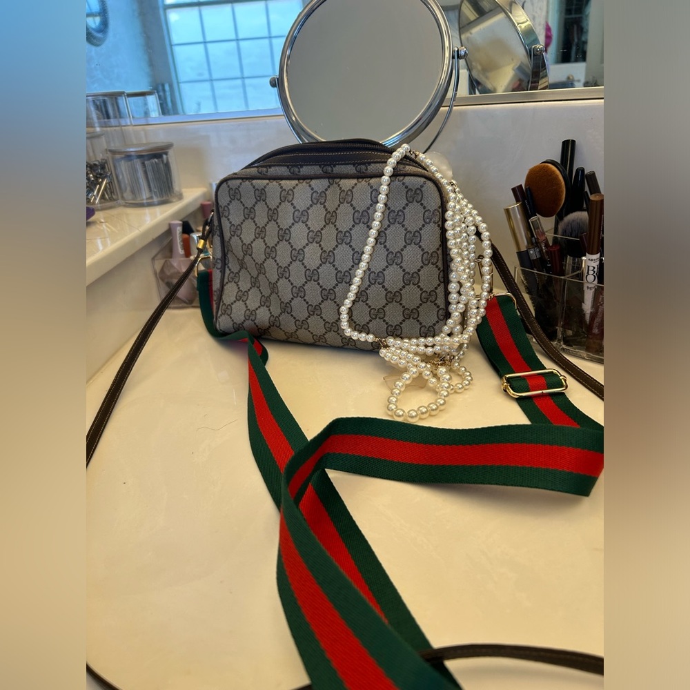 Authentic Gucci crossbody